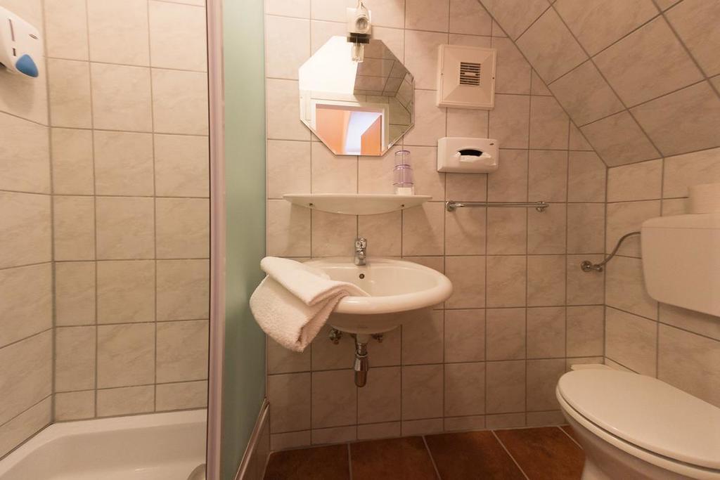 Bed & Breakfast Goldener Stiefel Mariazell Ruang foto